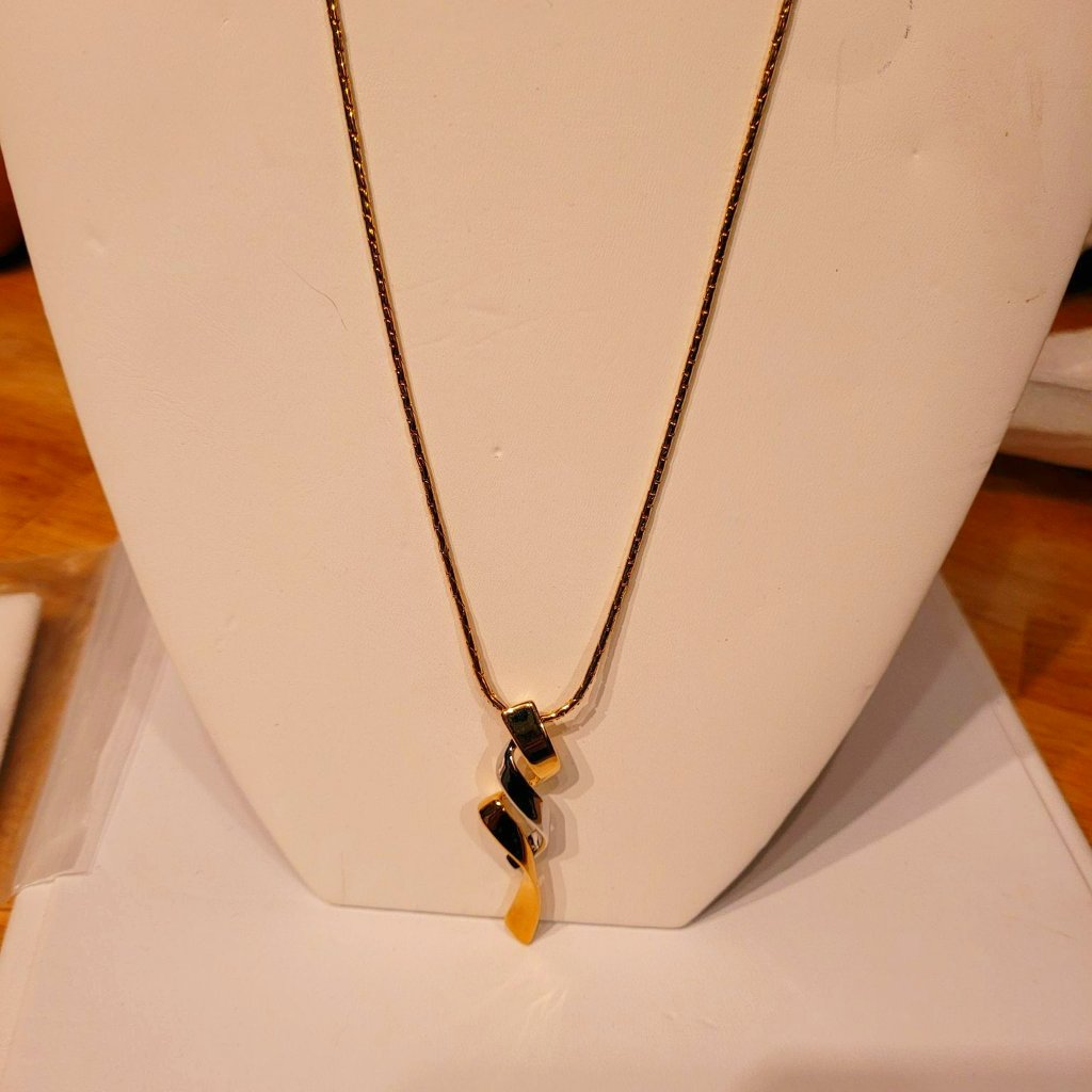 Fifth Avenue Collection Come Twist With Me